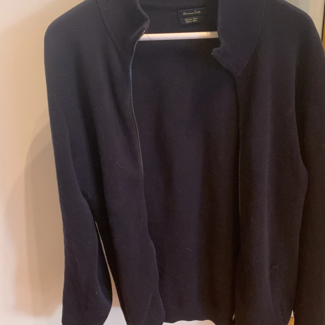 Säljer min massimo dutti tröjaa