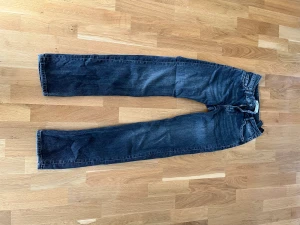 Zara low straight jeans  - Skick: 9/10