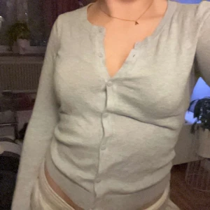 kofta - Grå/blå tunn kofta från h&m 💕 Storlek Xs men passar s! 