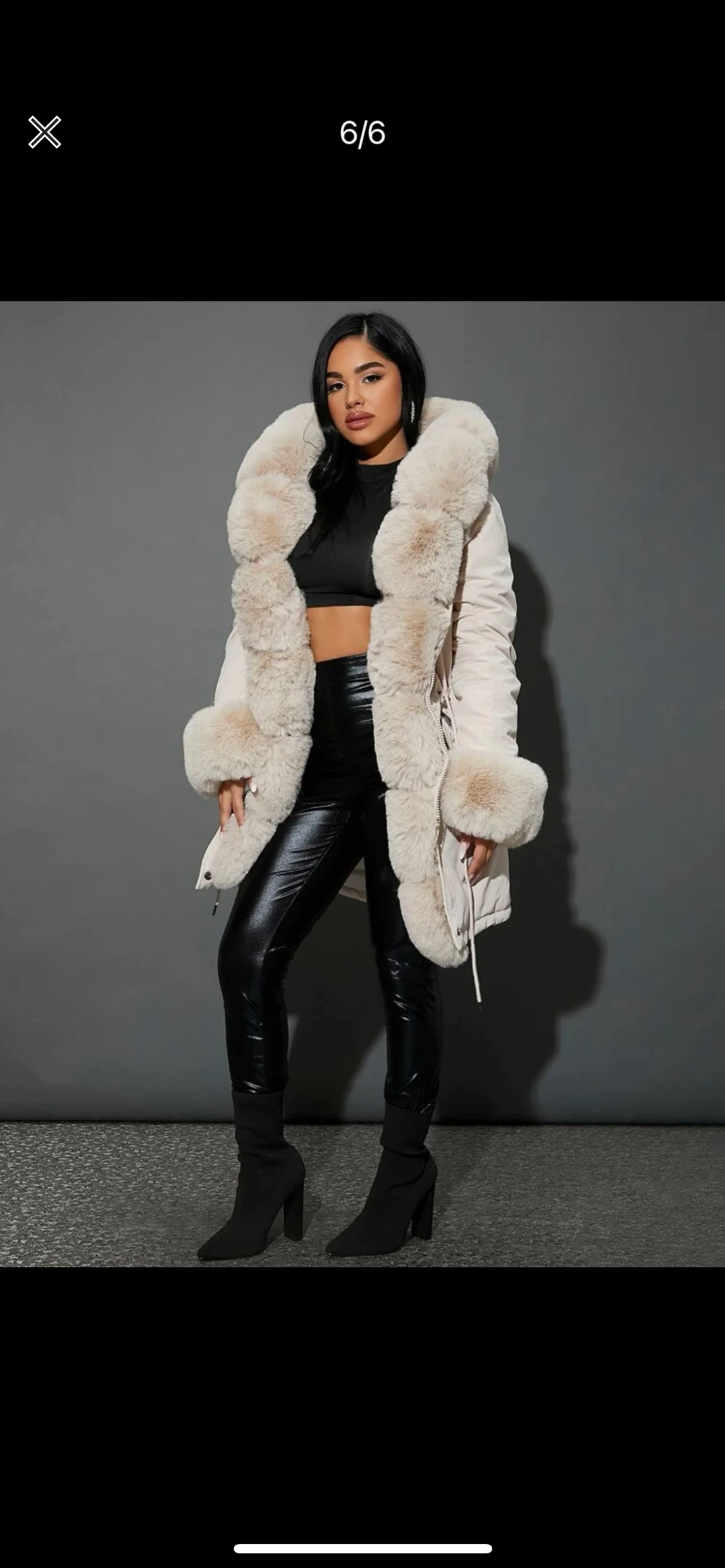 Beige faux fur jacka storlek S 