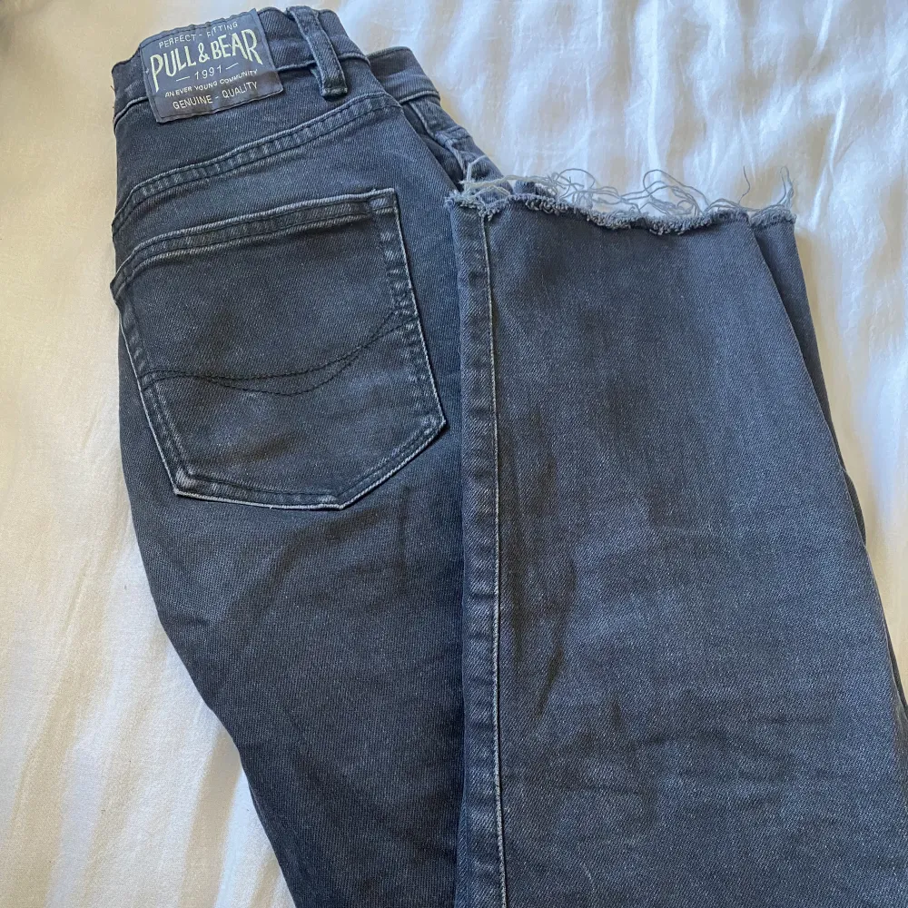 Svarta jeans från pull&bear. Jeans & Byxor.