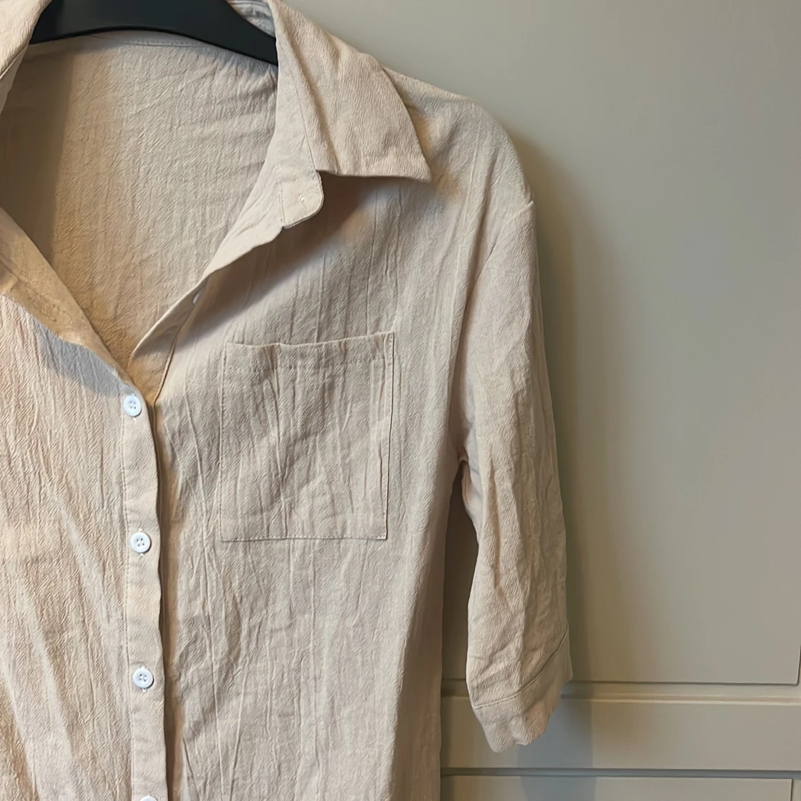 Tunn kortarmad skjorta