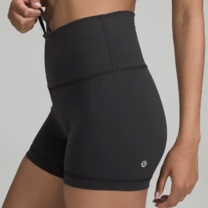 Lululemon Wunder Train shorts - Ett par Wunder Train High-Rise Short 4” från lululemon i jättefint skick!