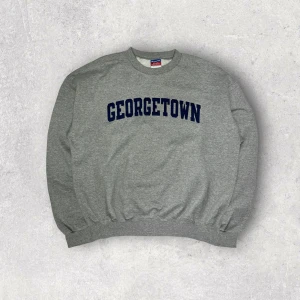 Champion Sweatshirt- 00’s - PTP: 65 cm, length: 65 cm. If you are interested in the item please DM first. 