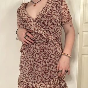 Klänning  - Söt oanvänd mini klänning 