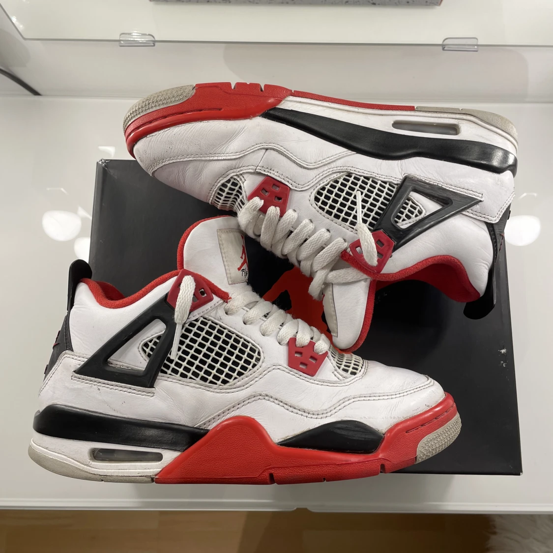 Jordan 4 Fire red 