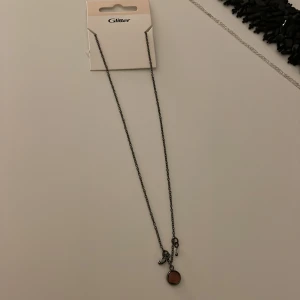 svart halsband  - helt oanvänt halsband från glitter. ord. pris 79.90