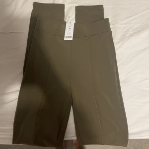 Leggings  - Byxor från GinaTricot 