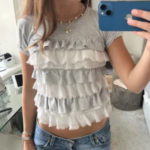 Tröja!! - Så snygg tröja med volanger från hollister❤️❤️