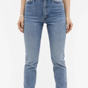 Mom jeans - Knappt använda och är i mycket bra skick. För fler bilder kontakta mig gärna. Priset går att diskuteras.