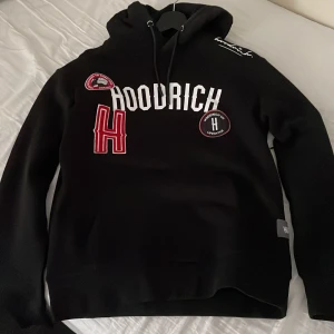 Hoodrich tröja S - Aldrig använd. Säljer den för det är inte riktigt min stil.