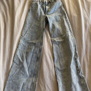 Monki jeans - Snygga Monki jeans som är använd fåtal gånger