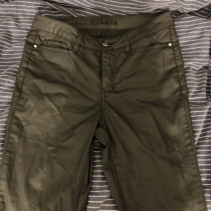 Skinnbyxor - Jätte fina Skinnbyxor från vero Moda men dom har tyvärr blivit för små🤍