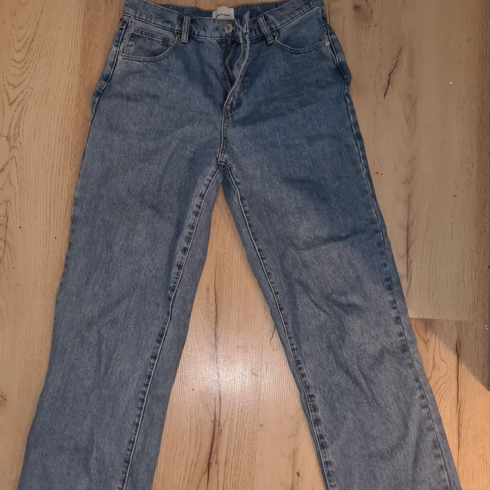 Riktigt snygga jeans från Abrand. Aldrig använda för de är för små för mig. Köpta på jeansbolaget.. Jeans & Byxor.