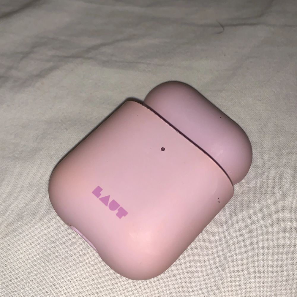 Lila Airpods skal - Clas Ohlson | Plick Second Hand