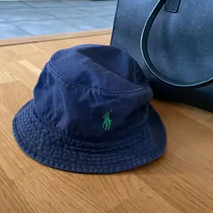 Äkta Ralph Lauren solhatt, använt men fint skick