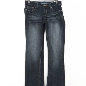 Lågmidjade jeans - Jättesnygga lågmidjade jeans från Arizona som tyvärr var för korta för mig. Skulle därför säga att de passar någon som är kortare än 165 cm.💗💞