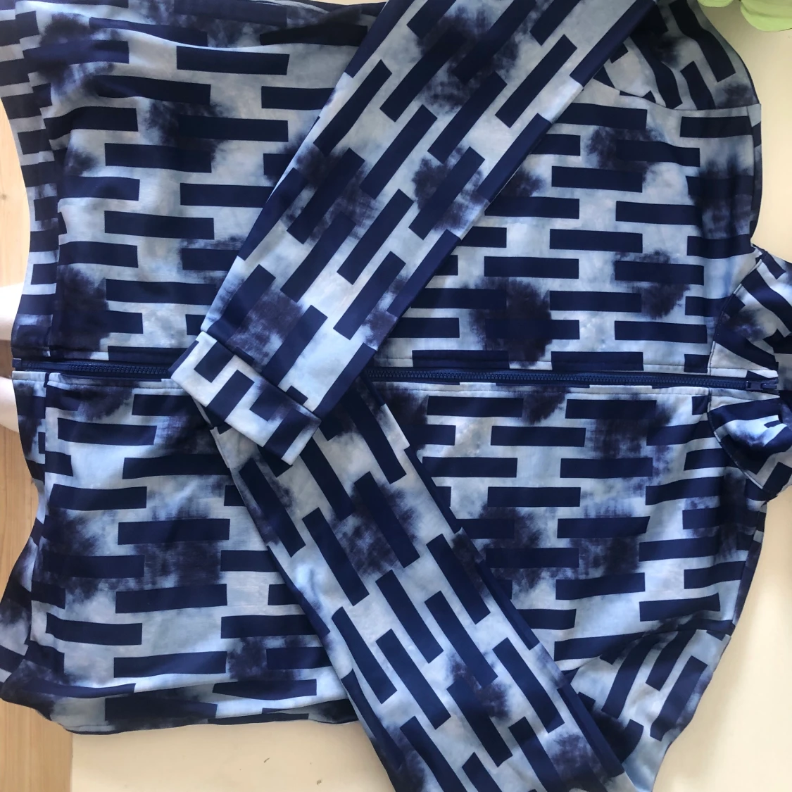 Träningsjacka/tröja från Monki