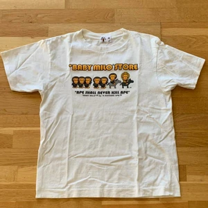 Bape (Baby milo) Rare 2004 t-shirt - M men sitter lite mindre. Från 2004 i bra skick