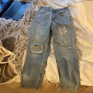 Pösiga jeans i storlek 36
