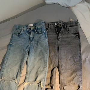 Zara jeans - Säljer två likadana jeans i grå och blå, supersköna, köp ett par för 160 eller båda för 310, skriva för fler bilder 
