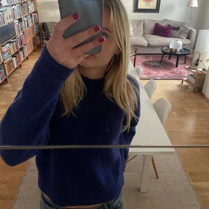 Stickad tröja  - Jättefin mörkblå stickad tröja från zara!💕 superfin nu till hösten!❤️