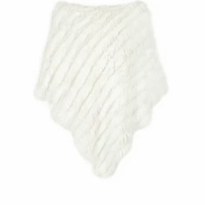 Vit poncho onesize  - Säljer min vita onesize poncho med äkta päls i fint skick, använd ett par gånger under hösten. Säljer den för att den inte används längre. 