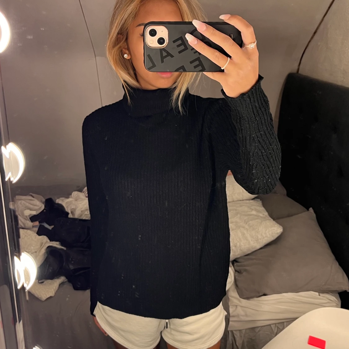 Svart stickad tröja 