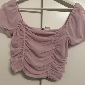 H&M - Fin topp som inte kommer till användning, ljus lila i storlek S, frakt väljer du hur du vill göra