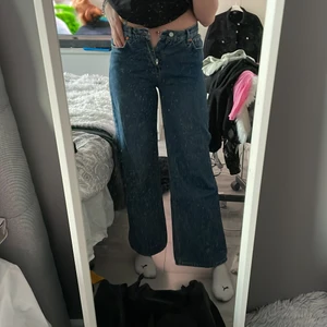 Mörkblåa Junkyard vida jeans lågmidjade  - Säljer då de är för korta och för trånga