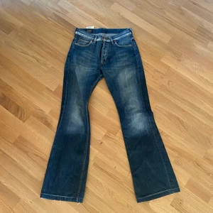 jeans från lee - as snygga midrise jeans från lee!