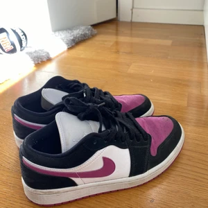 Jordan 1 Low, storlek 39 - Purple/pink jordan lows