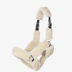 Fluffig grimma - Säljer denna fluffiga grimma o storlek cob, har använt den fåtal gånger, nypris ca 350kr 