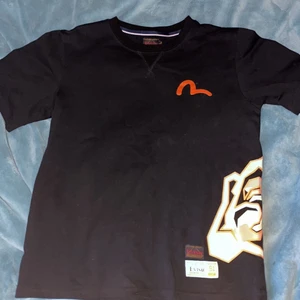 Evisu T shirt - Evisu T Shirt storlek S