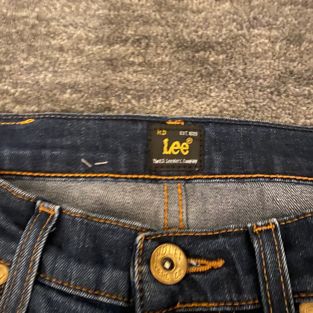 Jeans från Lee, modellen luke. Sparsamt använda. Storlek 28/23. Jeans & Byxor.
