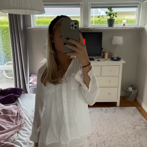 Skjorta/blus - Säljer då den är för liten för mig