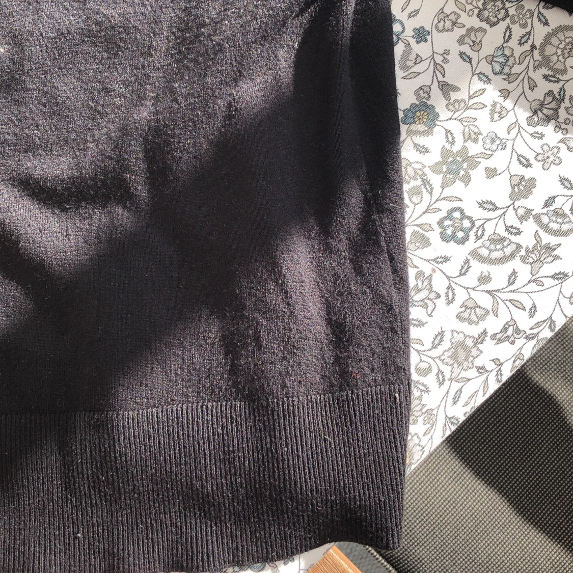 Finstickad kofta med volanger - 91