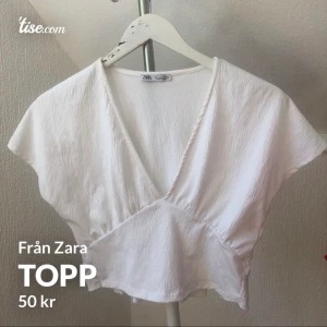 Topp  - Topp från zara använd ett fåtal gånger! Frakt tillkommer eller så kan jag mötas!