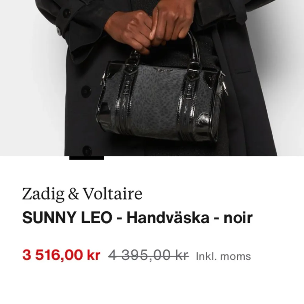 Säljer min jätte fina ” Sunny Lea - noir ” väska från Zadig💘 Som är helt SLUTSÅLD på hemsidan! Den är i bra skick och köpt i somras så den är väldigt sparsamt använd!💞 Köpte den för för nypris men säljer för 3000kr. Väskor.