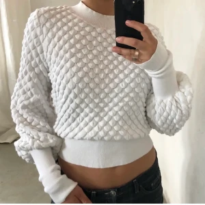 Super söt tröja - Säljer denna supersöta tröja då den tyvärr inte kommer till användning. Sparsamt använd och därför bra skick. 