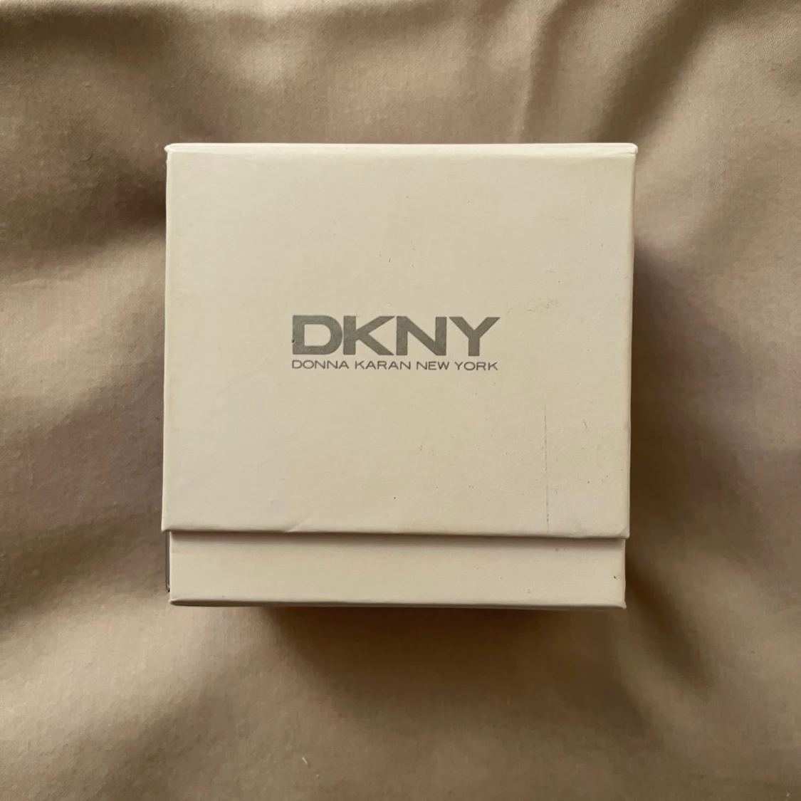 Dkny halsband  - 90