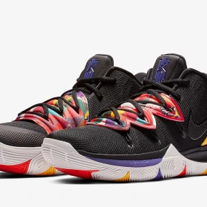 Kyrie 5 Chinese New year - Säljer mina basket skor då jag har fått nya,dom är sköna och har bra grepp. Nypris är ungefär 2500