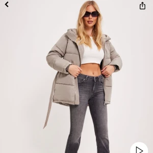 Nelly jacka  - Säljer Nelly jacka 