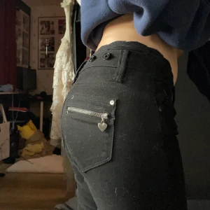 Lågmidjade jeans - Säljer då de inte används