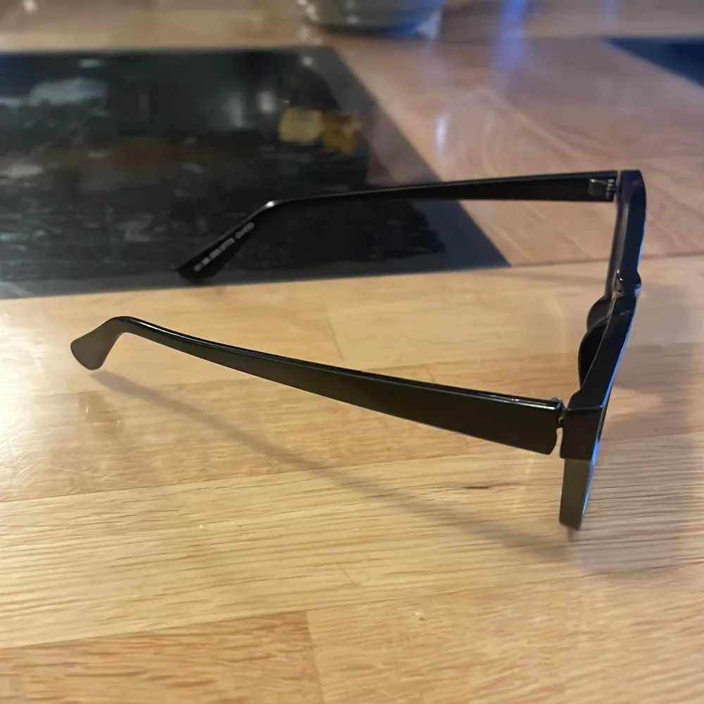 Sol glasögon har aldrig använt och helt nya . Accessoarer.