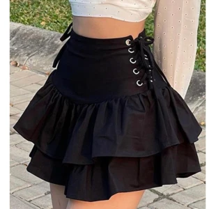 Svart kjol - Köpt från Emmiol, storlek S