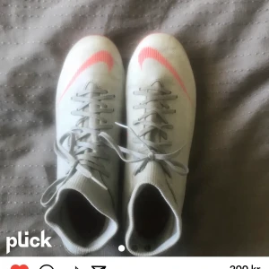 Skor Nike  - Nike mercurials, knappt använda, bra skick  Andra konto går inte att logga in på 