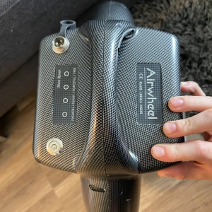 Aitwheel - Airwheel är en elektrisk enhjuling kort o gått denna är väldigt bra att träna på då den bara går  15km/h 