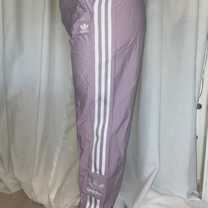 Adidas byxor -  Lila Adidas byxor 🌸