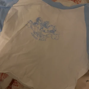 Gullig t-shirt - Storlek S Bra skick! 30kr + frakt 